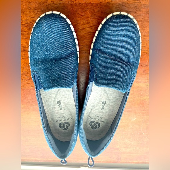 Cushioned Cloud-steppers by Clarks - Picture 1 of 5